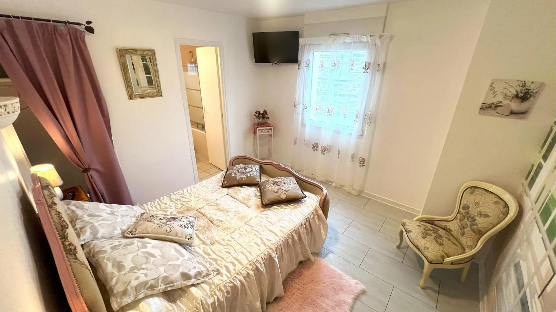 Bed and Breakfast Cap'Tain Cook à Caurel  0*, Caurel (Cotes-d'Armor)